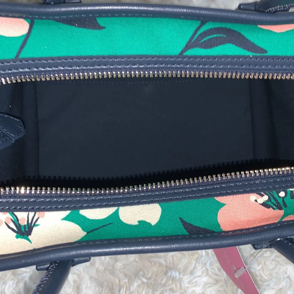 ♠️NWT Kate Spade Ella Lily Blooms Canvas Tote♠️ - Picture 3 of 5